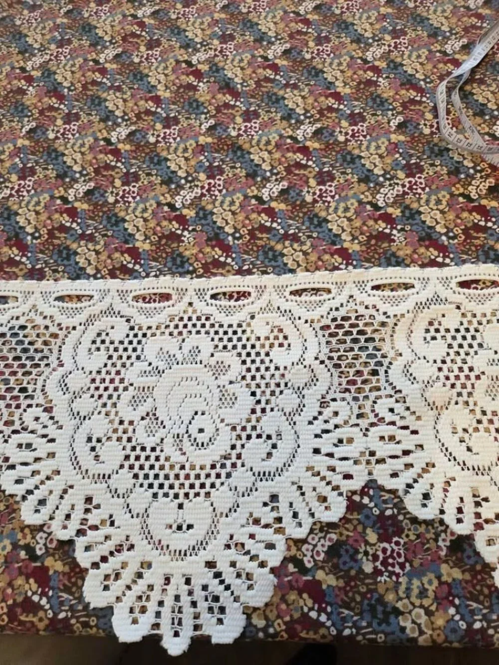 Vintage lace valance curtain approximately 20